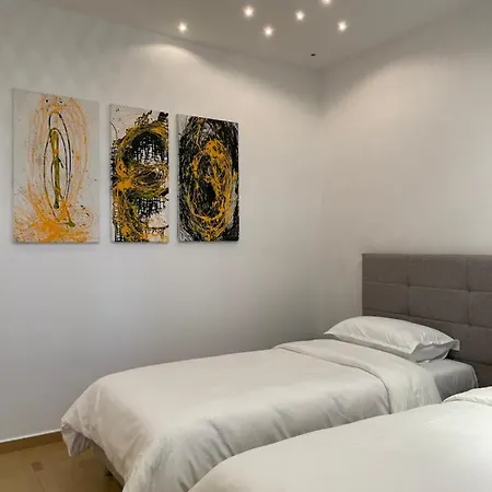 Proper 2 Apartamento Tirana